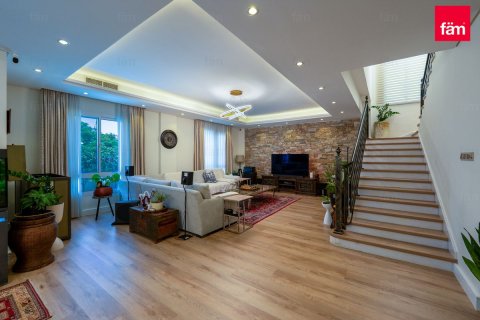 Vilă de vânzare în Dubai, EAU 5 dormitoare, 567.1 mp.  №721155 - poză 2