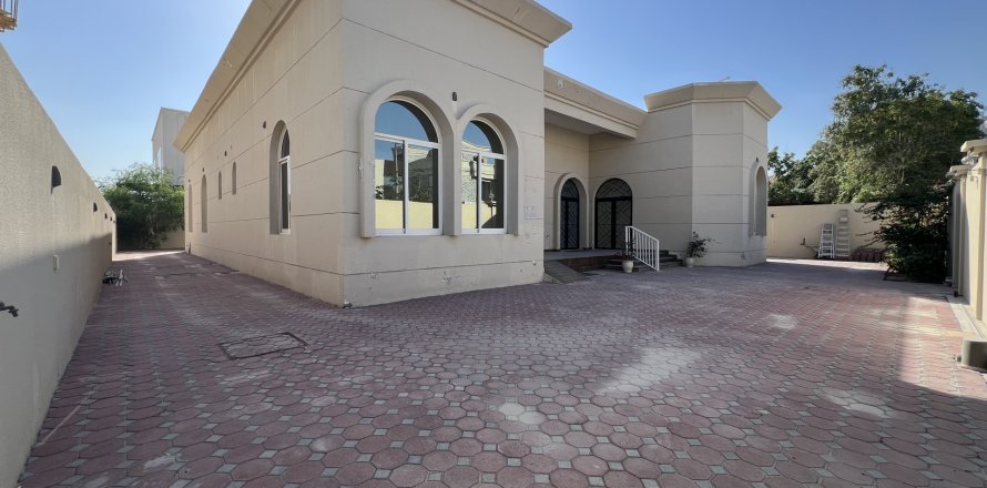 Huvila Al Barsha, Dubai, Arabiemiraatit 3 makuuhuonetta, 418.06 m2 № 750765