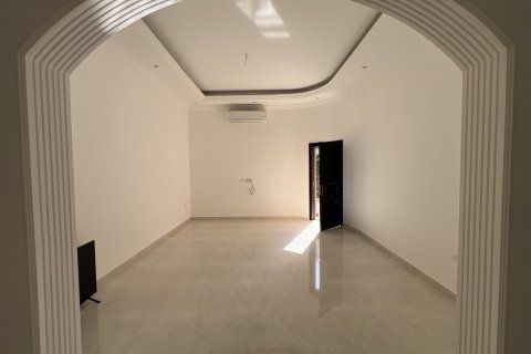 Huvila Al Barsha, Dubai, Arabiemiraatit 3 makuuhuonetta, 418.06 m2 № 750765 - kuva 12