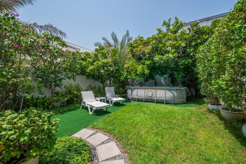 Villa zur Miete in Umm Suqeim, Dubai, VAE 4 Schlafzimmer, 1049.06 m2 Nr. 764374 - Foto 19