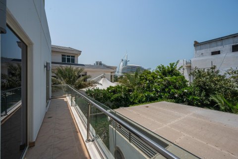 Villa zur Miete in Umm Suqeim, Dubai, VAE 4 Schlafzimmer, 1049.06 m2 Nr. 764374 - Foto 4