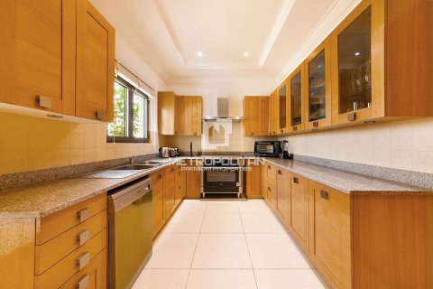 Villa Palm Jumeirah, Dubaijā, AAE 5 istabas, 1245 m2 Nr. 663822 - attēls 16