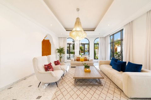 Villa Palm Jumeirah, Dubaijā, AAE 5 istabas, 1245 m2 Nr. 663822 - attēls 13
