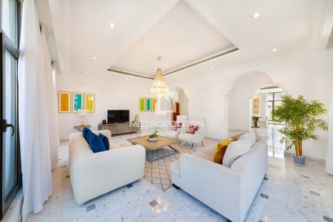 Villa Palm Jumeirah, Dubaijā, AAE 5 istabas, 1245 m2 Nr. 663822 - attēls 14