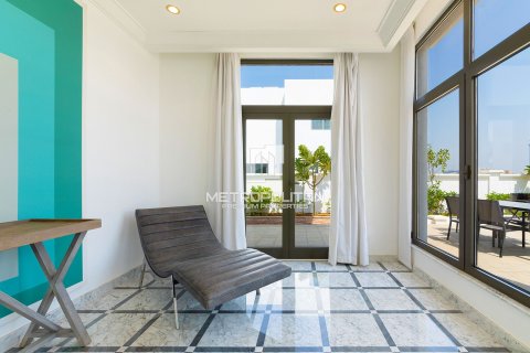 Villa Palm Jumeirah, Dubaijā, AAE 5 istabas, 1245 m2 Nr. 663822 - attēls 10
