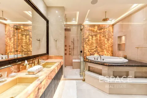 Vila u Emirates Hills, Dubai, UAE 6 spavaćih soba, 2973 m2 Br. 649832 - fotografija 20