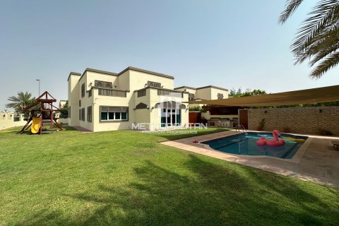 Vilë në Jumeirah Park, Dubai, Emiratet e Bashkuara Arabe 4 dhoma gjumi, 403 m2. № 664527