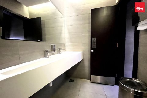 Business Bay, Dubai, UAE의 임대용 사무실 55제곱미터 번호 740471 - 사진 12