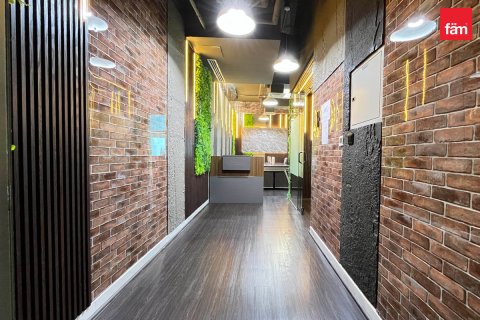 Business Bay, Dubai, UAE의 임대용 사무실 55제곱미터 번호 740471 - 사진 2