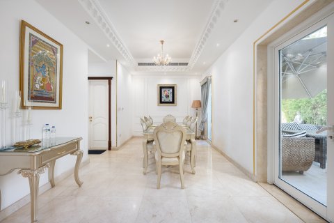 Vilë në Jumeirah Islands, Dubai, Emiratet e Bashkuara Arabe 4 dhoma gjumi, 818.66 m2. № 749402 - Foto 12