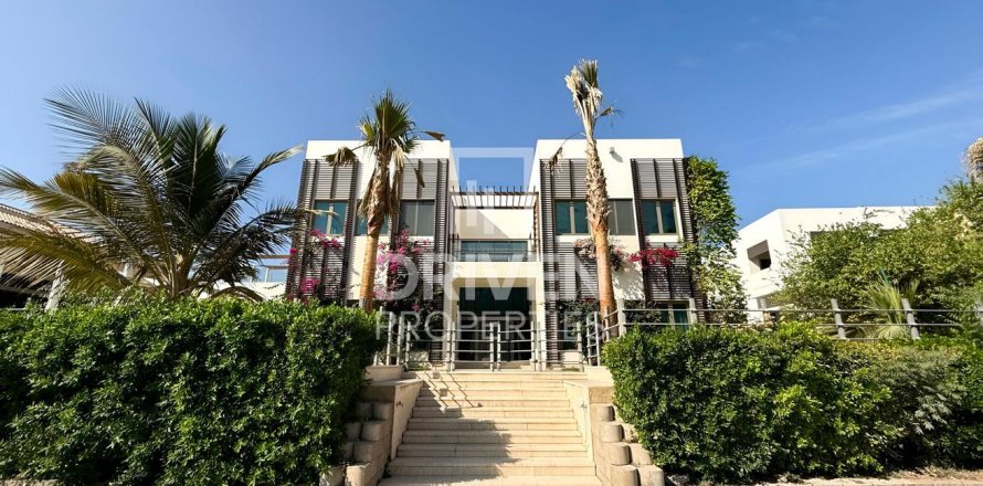 Villa i Palm Jumeirah, Dubai, Emiratene 6 soverom, 1245.37 kvm nr. 757019