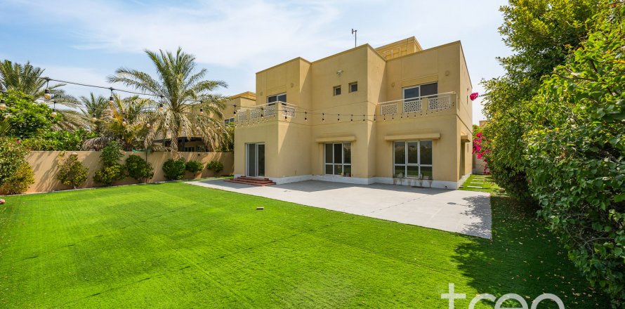Vilë në Meadows, Dubai, Emiratet e Bashkuara Arabe 5 dhoma gjumi, 342.53 m2. № 739194