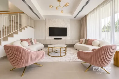 Βίλα σε Dubai Hills Estate, ΗΑΕ 5 υπνοδωμάτια, 251 τ.μ. Αρ. 738318