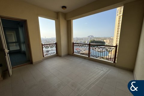Apartment in MARINA RESIDENCES in Palm Jumeirah, Dubai, UAE 2 bedrooms, 161 sq.m. № 688974