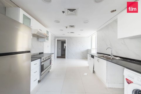 Appartement te huur in Dubai Marina, Dubai, VAE 3 slaapkamers, 259.1 vr.m., nr 751416 - foto 16