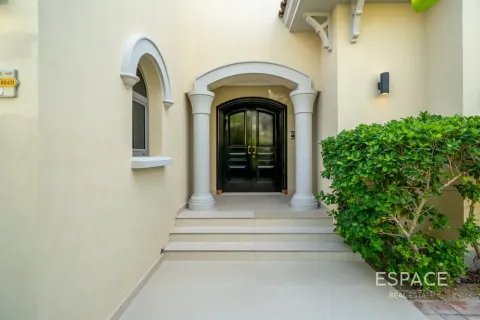 Vila v Palm Jumeirah, Dubai, SAE 4 spálne, 465 m2 č. 738474 - Fotografia 18