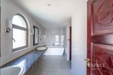 Vila v Palm Jumeirah, Dubai, SAE 4 spálne, 465 m2 č. 738474 - Fotografia 11