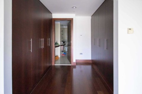 Apartament do wynajęcia w World Trade Center, Dubai, ZEA 2 sypialnie, 196 mkw., nr 719298 - zdjęcie 13