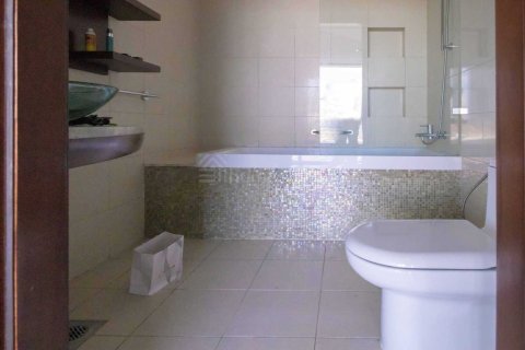 Apartament do wynajęcia w World Trade Center, Dubai, ZEA 2 sypialnie, 196 mkw., nr 719298 - zdjęcie 11