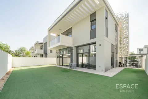 Villa a Al Furjan, Dubai, EAU 4 camere da letto, 331 mq. № 738322