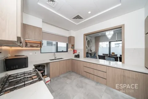 Villa sa Al Furjan, Dubai, UAE 4 silid-tulugan, 331 sq.m. № 738322 - larawan 4