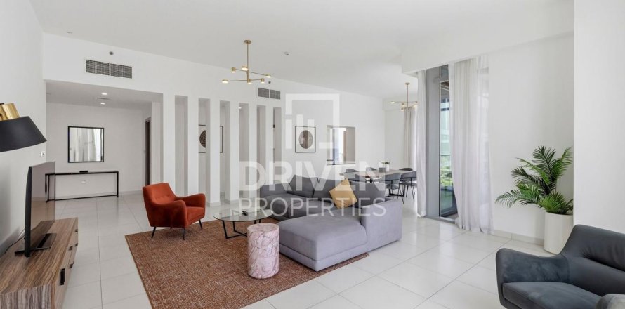 Apartament în Al Satwa, Dubai, EAU 3 dormitoare, 222.97 mp.  №746788