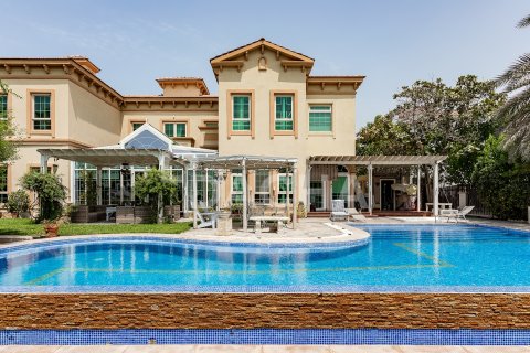Villa asukohaga Jumeirah Islands, Dubai, AÜE: 5 magamistoaga, 674 m² Nr 763102