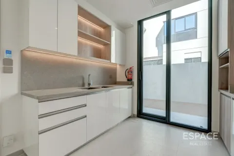 Villa til leie i Jebel Ali, Dubai, Emiratene 4 soverom, 394 kvm Nr. 738198 - Foto 6