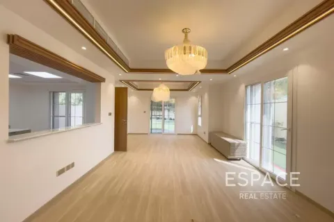 Villa para arrendamento em The Lakes, Dubai, EAU 3 quartos, 223 m2 № 738194 - foto 6