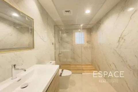 Villa para arrendamento em The Lakes, Dubai, EAU 3 quartos, 223 m2 № 738194 - foto 10