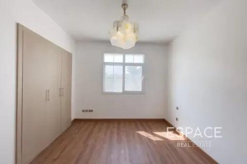 Villa para arrendamento em The Lakes, Dubai, EAU 3 quartos, 223 m2 № 738194 - foto 7