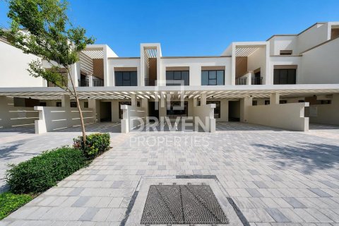 Kamienica w Damac Lagoons, Dubai, ZEA 4 sypialnie, 146.6 mkw. nr 765538