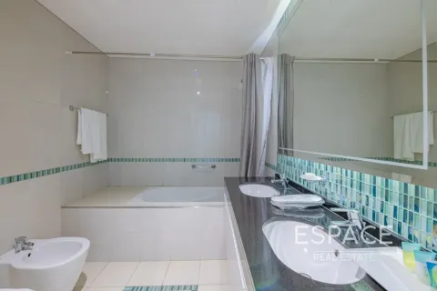 Apartament në DAMAC HEIGHTS në Dubai Marina, Emiratet e Bashkuara Arabe 3 dhoma gjumi, 181 m2. № 738524 - Foto 15