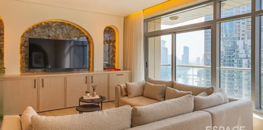 Apartment in Dubai Marina, UAE 2 bedrooms, 121 sq.m. № 649883