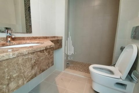 Apartment in Al Khalidiya, Abu Dhabi, UAE 2 bedrooms, 123.9 sq.m. № 563578 - photo 13