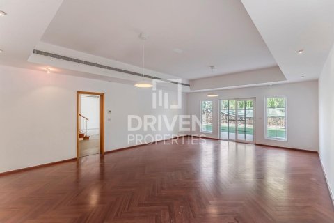 Villa til leje i Arabian Ranches, Dubai, UAE 5 soveværelser, 633.51 kvm № 745393 - foto 4