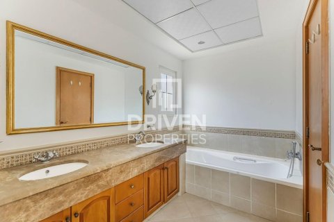 Villa til leje i Arabian Ranches, Dubai, UAE 5 soveværelser, 633.51 kvm № 745393 - foto 26