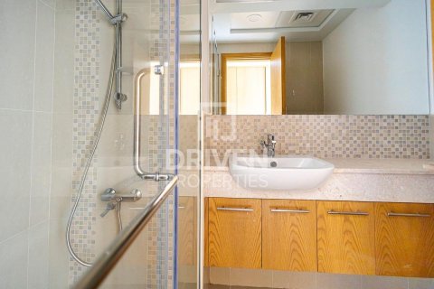 Apartament në Downtown Dubai (Downtown Burj Dubai), Dubai, Emiratet e Bashkuara Arabe 2 dhoma gjumi, 119.66 m2. № 745396 - Foto 10