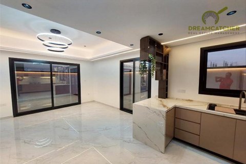 Villa til salg i Al Helio, Ajman, UAE 5 soveværelser, 385.5 kvm № 512539 - foto 5