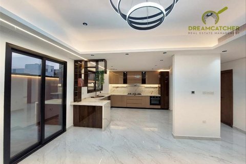 Villa til salg i Al Helio, Ajman, UAE 5 soveværelser, 385.5 kvm № 512539 - foto 4