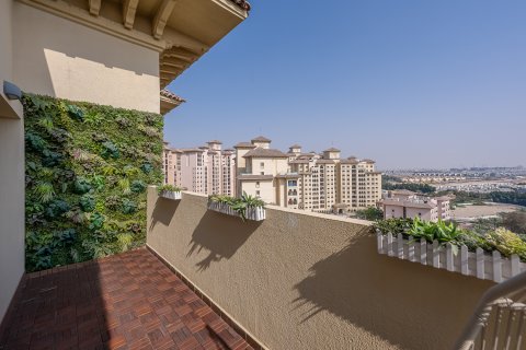 Apartmen di Jumeirah Golf Estates, Dubai, UAE 4 bilik tidur, 217.41 meter persegi № 762783 - foto 16