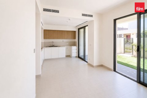 Villa a Dubai, EAU 3 camere da letto, 129.9 mq. № 766447