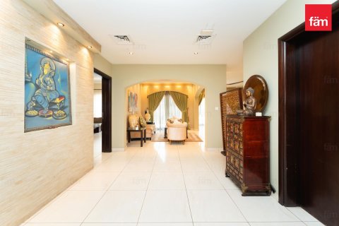 Vila di Dubai, UEA 5 kamar tidur, 540 m2 nomor 738876 - foto 8