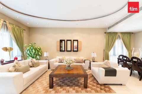 Vila di Dubai, UEA 5 kamar tidur, 540 m2 nomor 738876 - foto 6