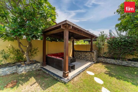 Vila di Dubai, UEA 5 kamar tidur, 540 m2 nomor 738876 - foto 3