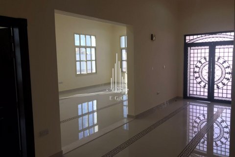 Khalifa City、Abu Dhabi、UAE にあるヴィラの賃貸物件 10ベッドルーム、789.7 m2、No513962 - 写真 13