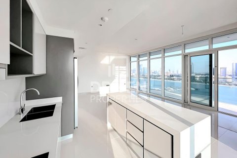 Apartment in Dubai Harbour, Dubai, UAE 3 bedrooms, 177.35 sq.m. № 745897 - photo 5