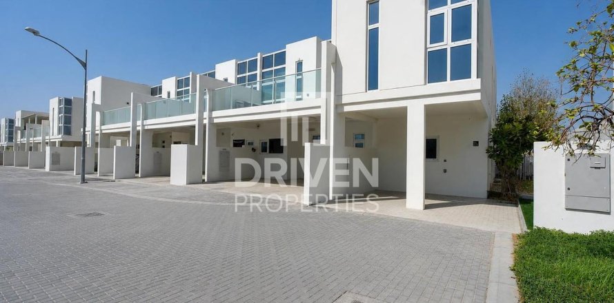 Kuća u nizu u Dubai, UAE 176.98 m2, 3 spavaćih soba Br. 754266