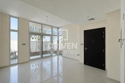 Kuća u nizu u Dubai, UAE 3 spavaćih soba, 176.98 m2 Br. 754266 - fotografija 5
