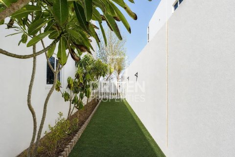 Kuća u nizu u Dubai, UAE 3 spavaćih soba, 176.98 m2 Br. 754266 - fotografija 22